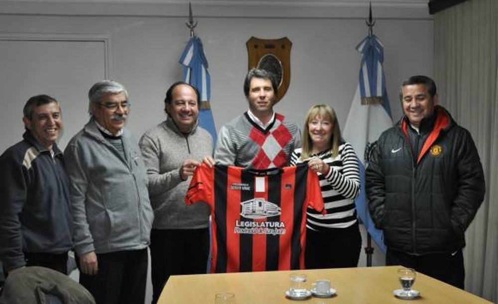 Trinidad con camiseta nueva