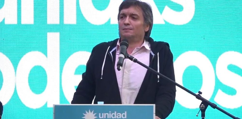 Máximo Kirchner se vacunó y la imagen del momento fue publicada en las redes sociales