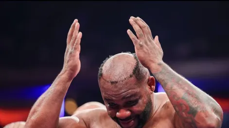 El blooper de “Big Baby” Miller: perdió el peluquín en plena pelea y el video se volvió viral