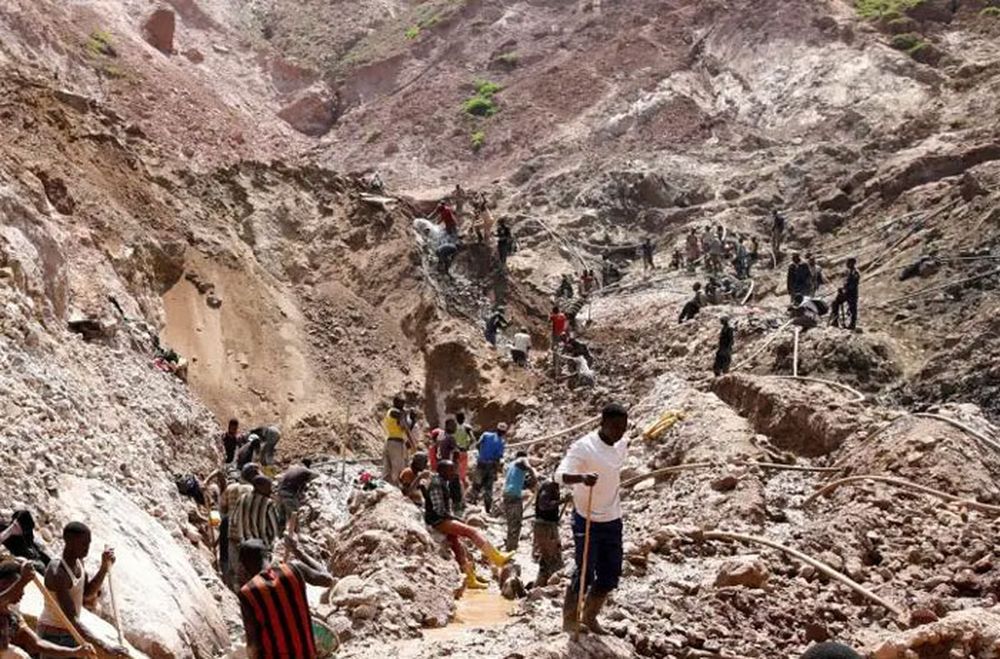 Al menos 73 muertos por un derrumbe de una mina de oro en Mali