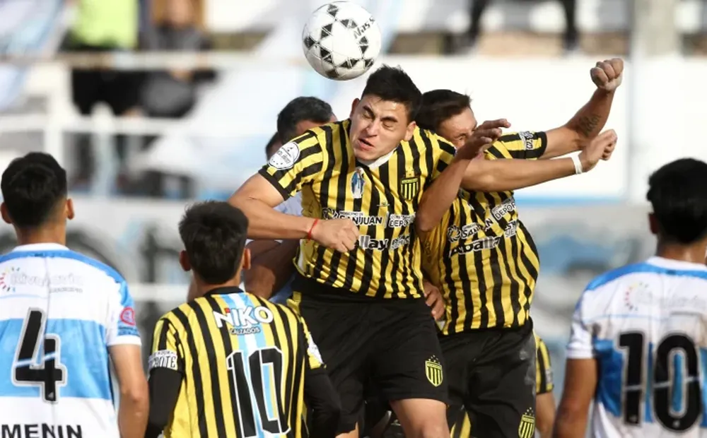 El Verdinegro, arriba