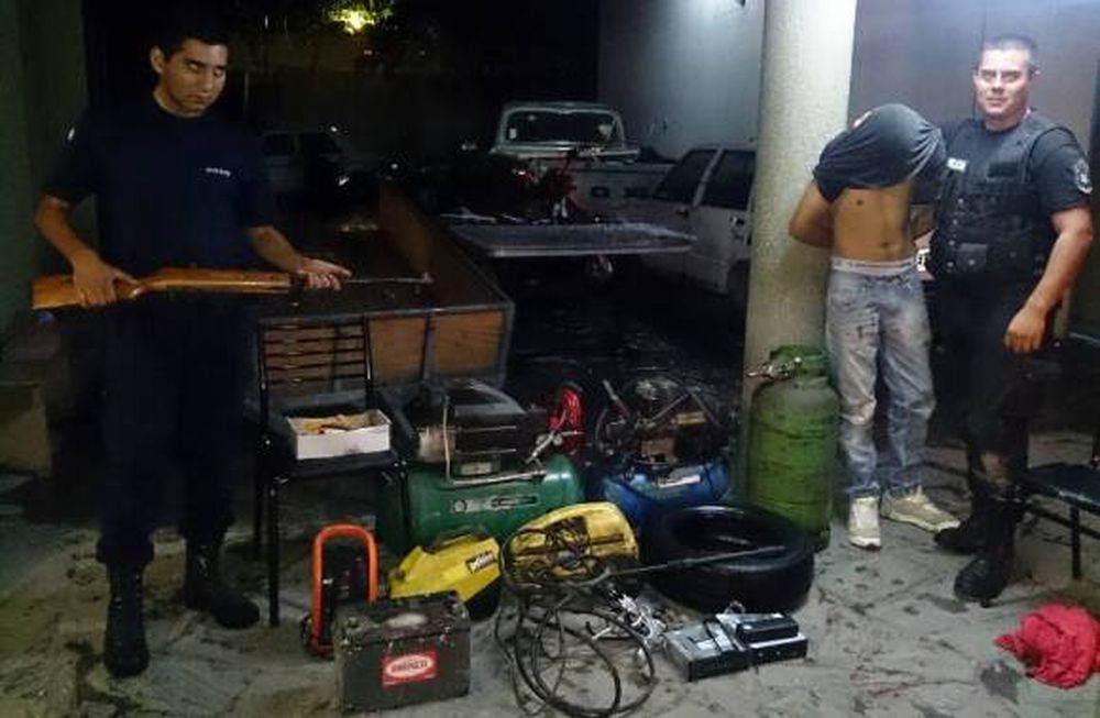 Roban de todo y uno cae con el botín