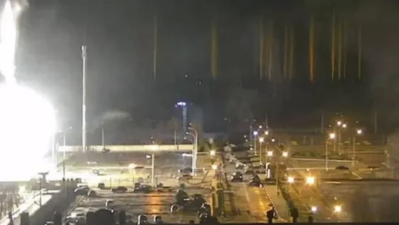 Cruce de acusaciones tras el incendio en una gran central nuclear ucraniana