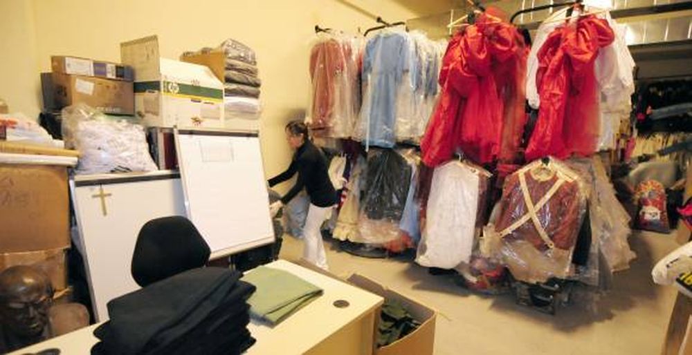 De trajes de la Fiesta del  Sol a ropa para gente pobre