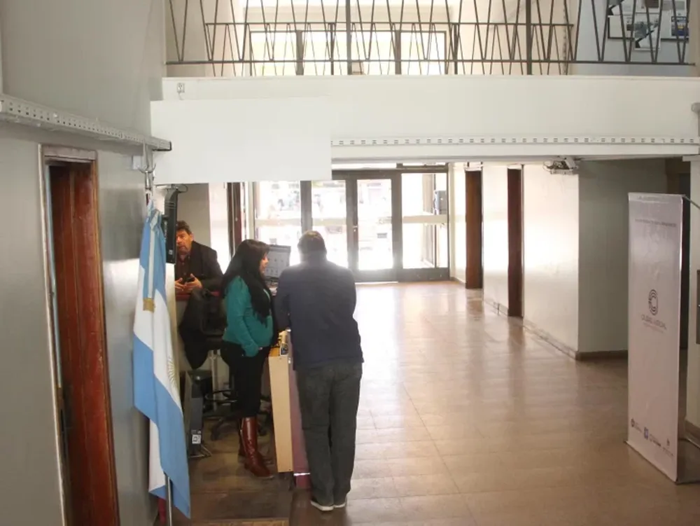 Violó en más de una ocasión a su pareja, menor de edad: condenado a 8 años y medio de prisión