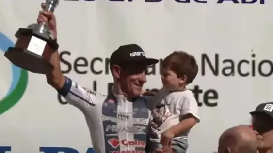 Giacinti, como el viento, sigue soplando