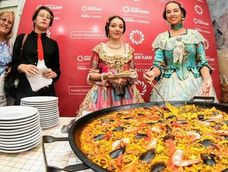 fallas valencianas y una nueva edicion con lo mejor de la gastronomia y una quema del ninot especial fallas valencianas y una nueva edicion con lo mejor de la gastronomia y una quema del ninot especial