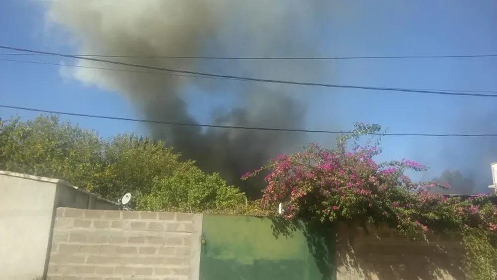 Las fotos del impresionante incendio en un negocio de Valle Fértil