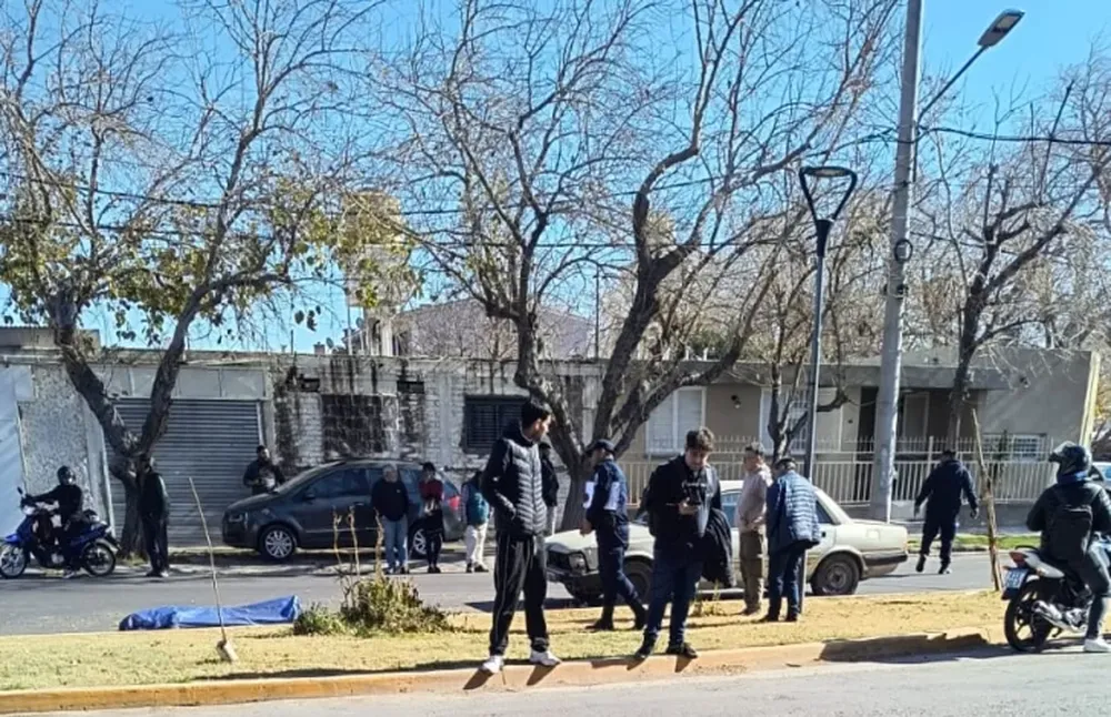 Identificaron al motociclista que murió al chocar en Avenida Rawson