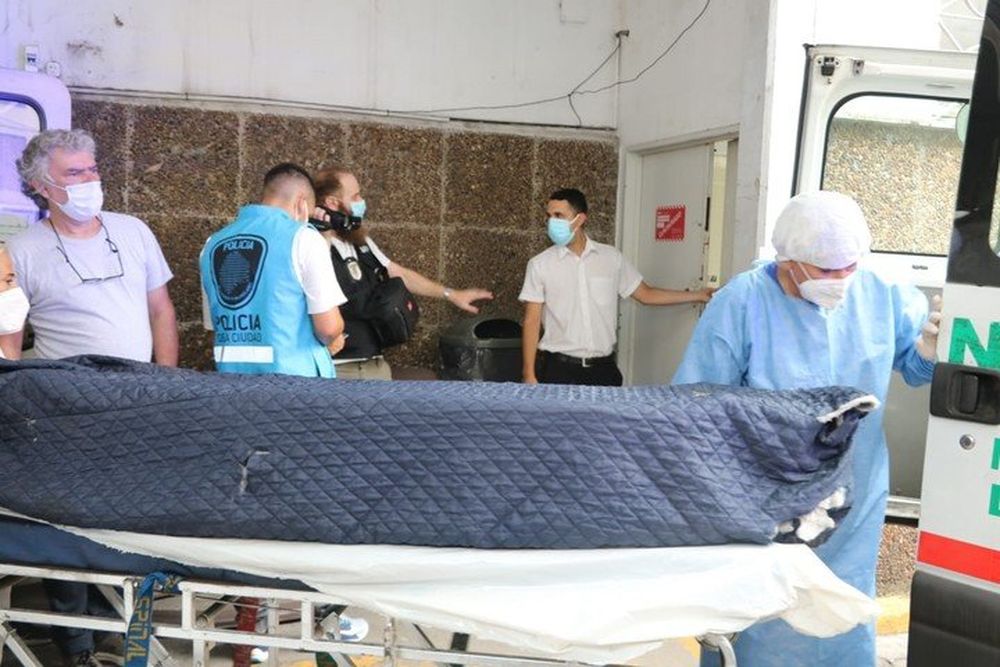 Allanaron una clínica y encontraron 7 cuerpos en descomposición por falta de frío