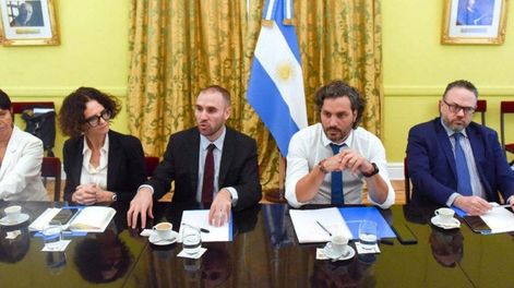 El Gabinete nacional se reúne en medio de la escalada del dólar