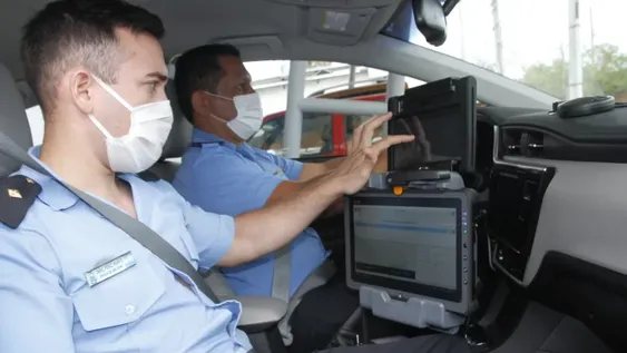 Gobierno sumará cámaras corporales y patrulleros inteligentes a la Policía