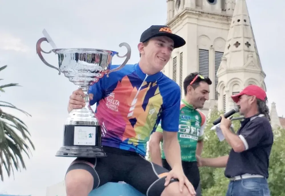 Fredes ganó la última etapa y la competencia