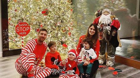 La vestimenta navideña de Messi y su familia revolucionó las redes