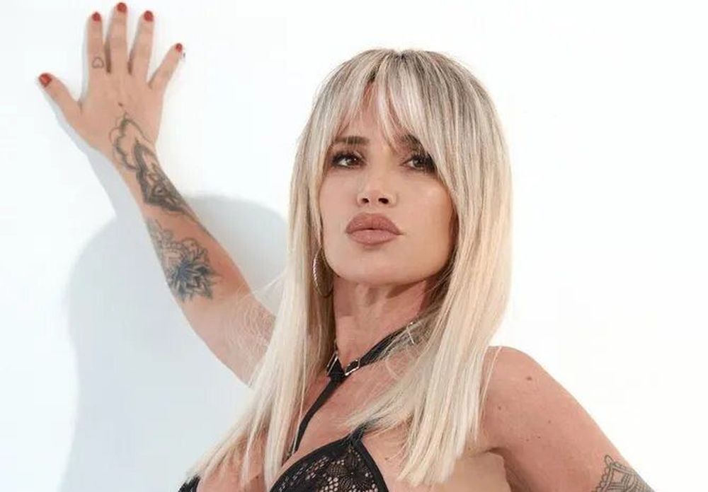 Florencia Peña les puso calor a las redes con una osada foto en blanco y negro