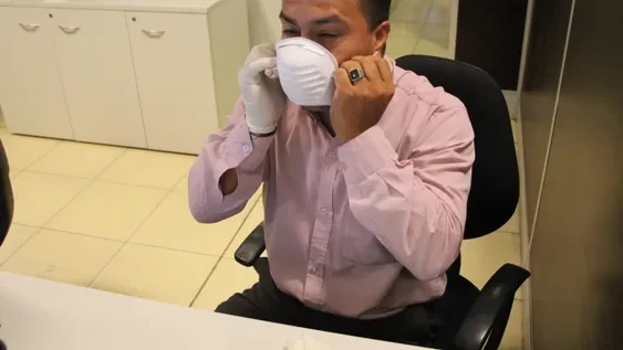 Un sanjuanino que vive en otra provincia dio positivo; Salud pidió reclasificarlo