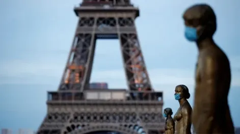Francia también anuncia nuevas restricciones por casos de covid