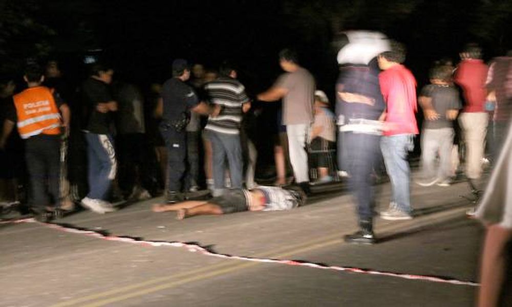 Regresaba de comprar y se mató en un choque de motos