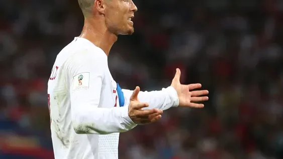 Con dos goles de Cavani, Uruguay clasificó y dejó afuera a Portugal