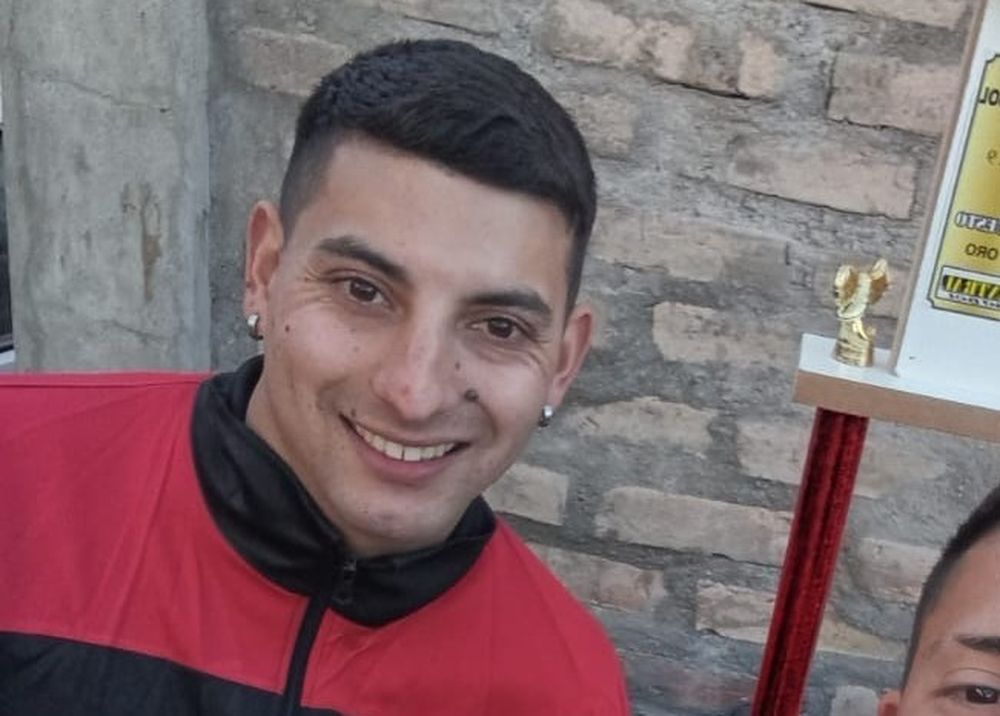Los desgarradores mensajes de despedida al futbolista que recibió un disparo en una cancha y murió