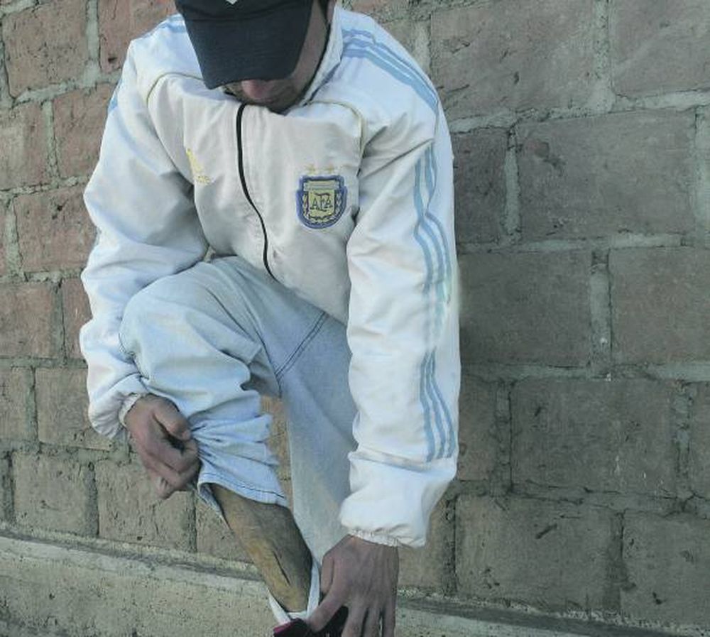 Pidió una bici y una patota se la robó con una  violenta golpiza