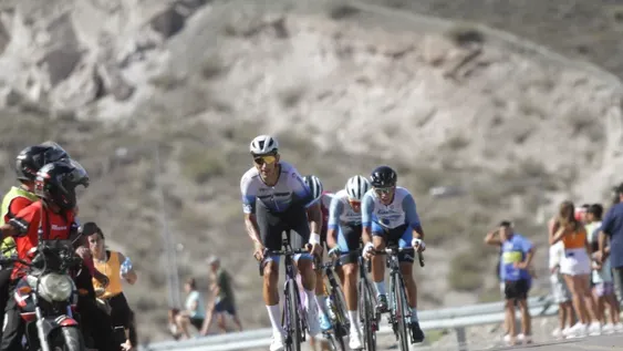 Navarrete ganó en un carrerón