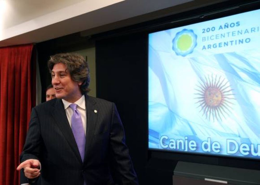 El canje superó la meta del Gobierno con un 66%