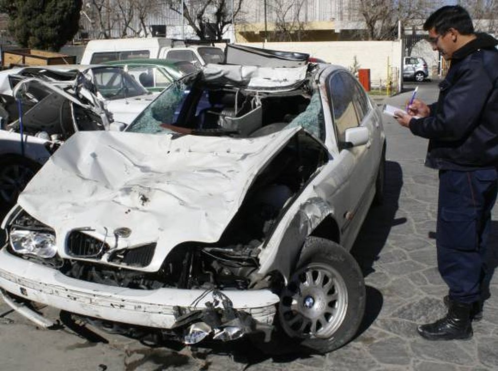 Seis heridos por el choque de 2 autos contra un caballo