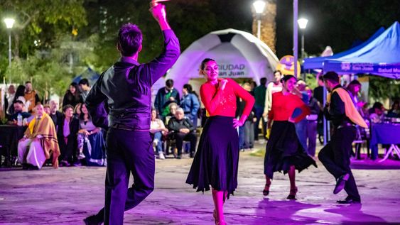 la ciudad de san juan celebro la llegada del otono con musica, gastronomia y artesanias