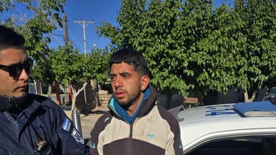 Dos ladrones ingresaron a una vivienda cuando estaban sus propietarios: fueron detenidos cuando intentaban huir