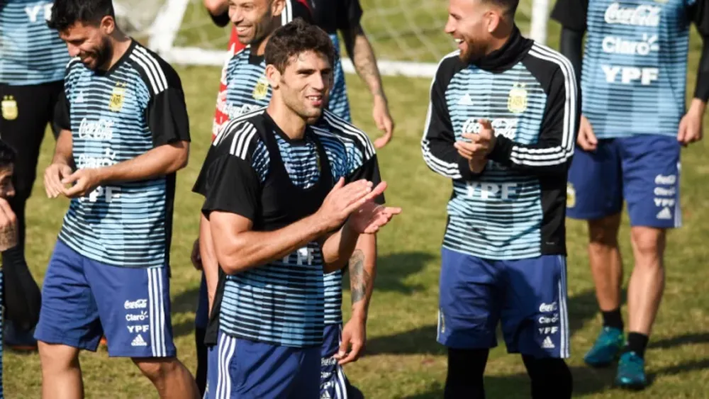 Fazio dejó la concentración argentina por el nacimiento de su hijo