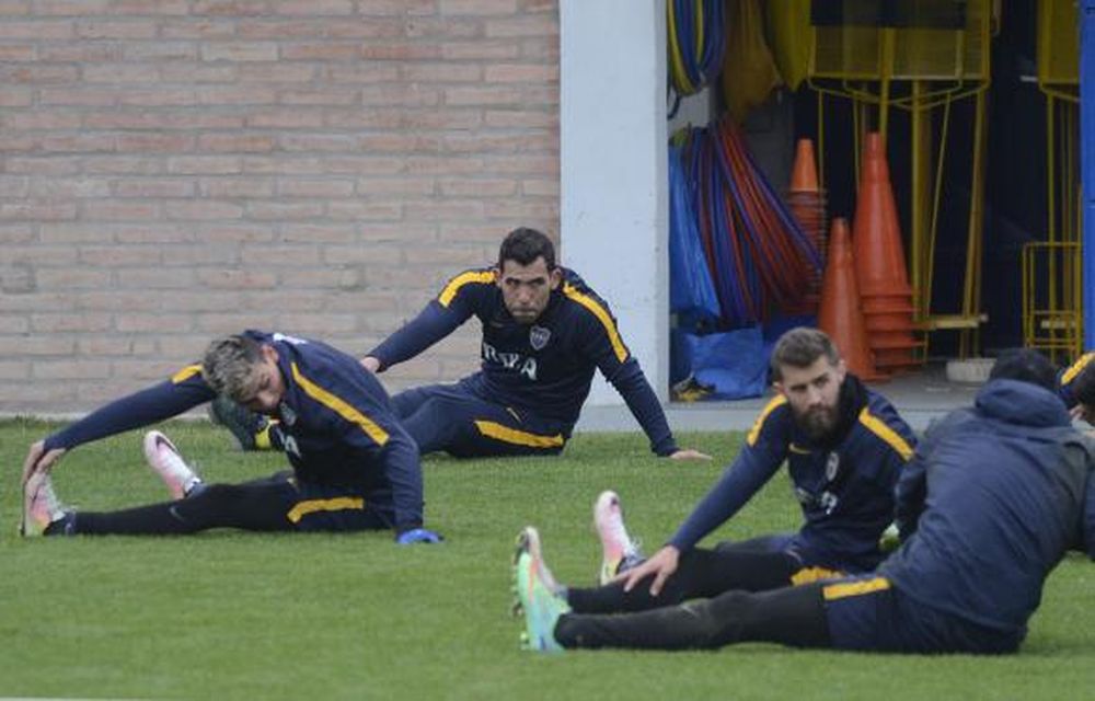 Con Tevez intratable, Boca goleó a Defensa