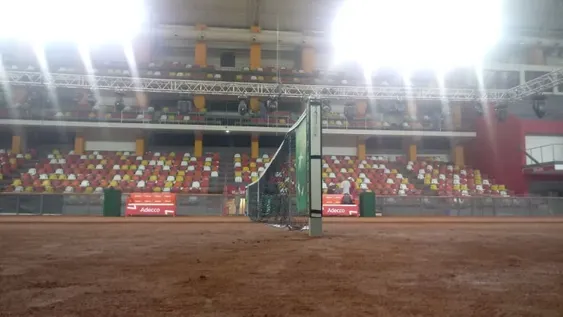 FOTOS: el Cantoni, listo para recibir la Copa Davis