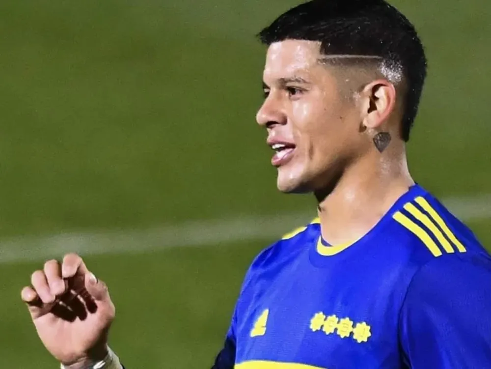 El DT Almirón probó con Rojo y Fabra