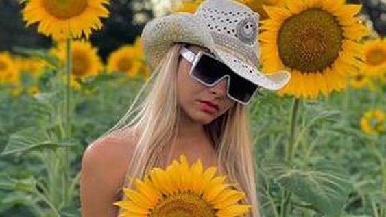 Flor Arroyo, la “agrobarbie” que fusiona campo y moda en las redes