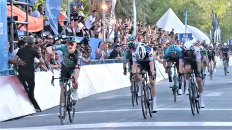 Sam Bennett ganó la primera etapa y es el líder de la Vuelta a San Juan