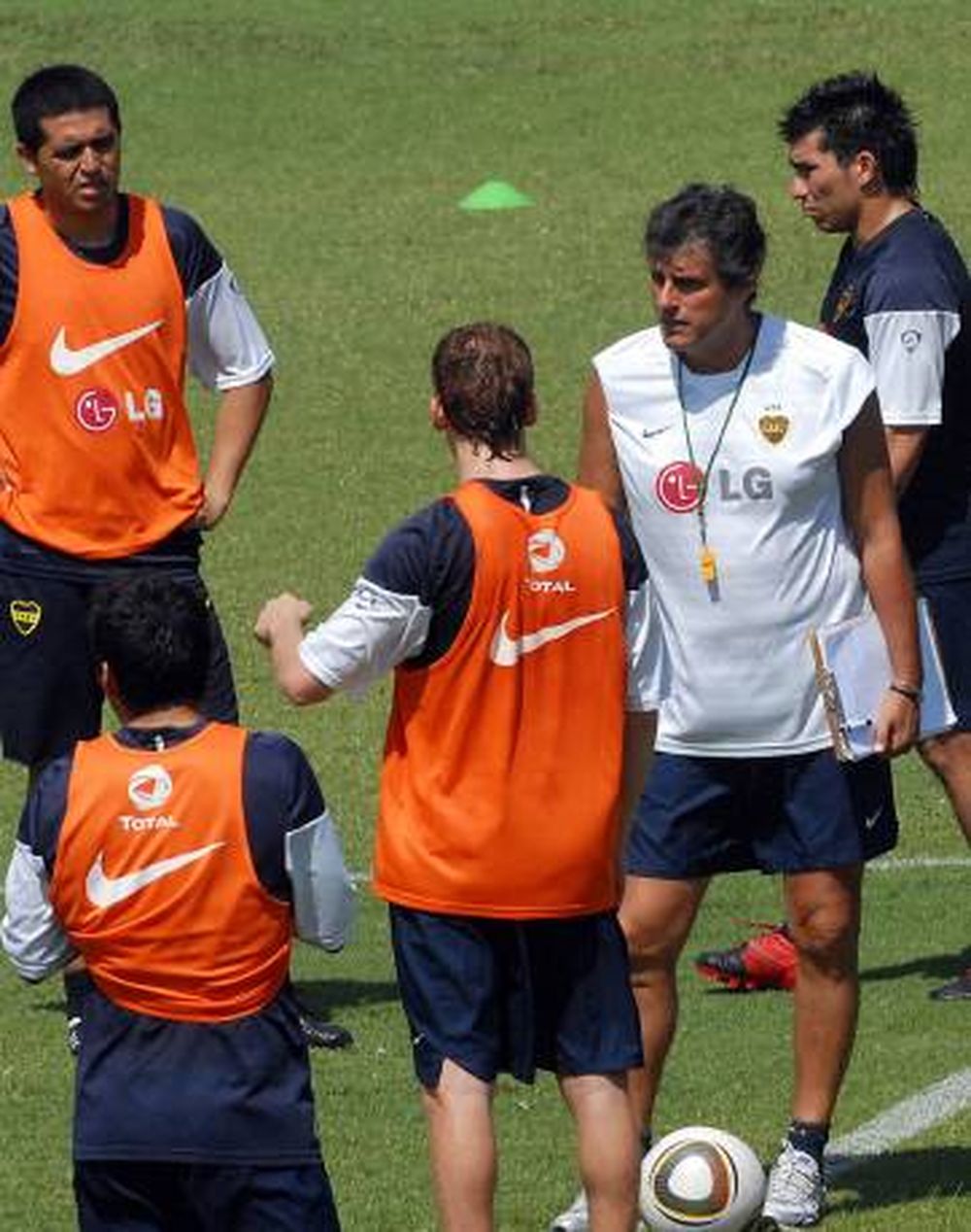 Alves hasta junio, para que luego asuma Bianchi