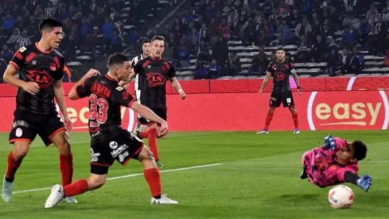 Barracas consiguió un triunfo de oro en Córdoba, por 2-0 ante Talleres