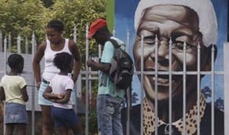 Mejora la salud de Nelson Mandela