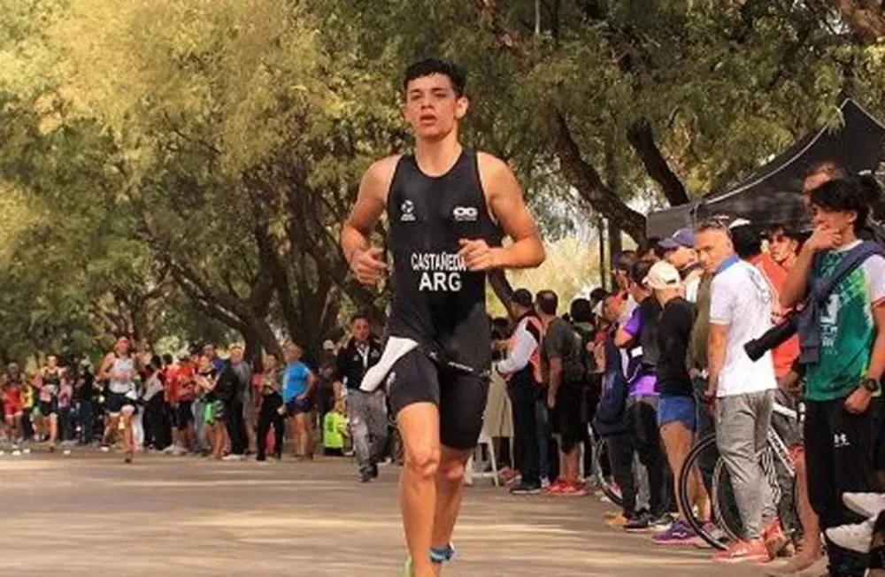 Castañeda corre por la Copa del Mundo en Huatulco
