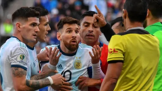 Messi, suspendido tres meses por sus declaraciones en la Copa América