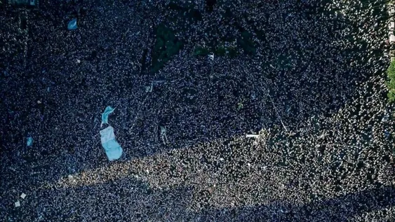 Alberto Fernández: “Celebro el modo en que el pueblo se volcó a las calles”