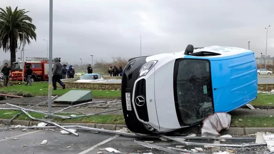 Al menos un muerto y 8 heridos por una tromba marina en Chile