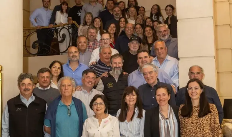 Referentes de bodegas y personalidades del mundo del vino protagonizaron una cata a ciegas por el Concurso Guarda 14