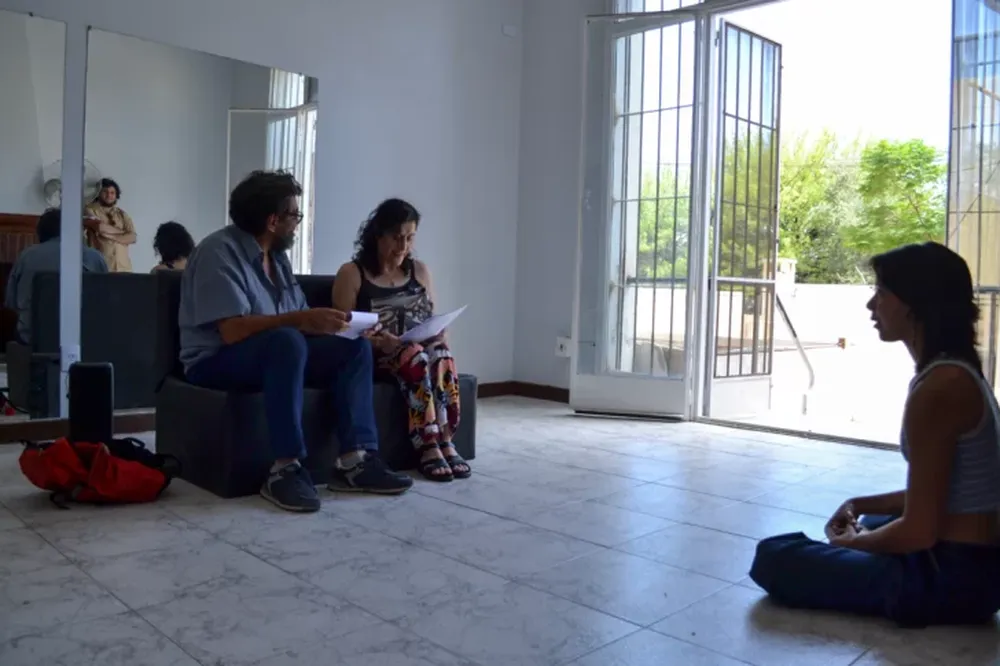 El microteatro llega a Casa Leo: cuatro funciones, cuatro propuestas y la excusa ideal para un plan distinto