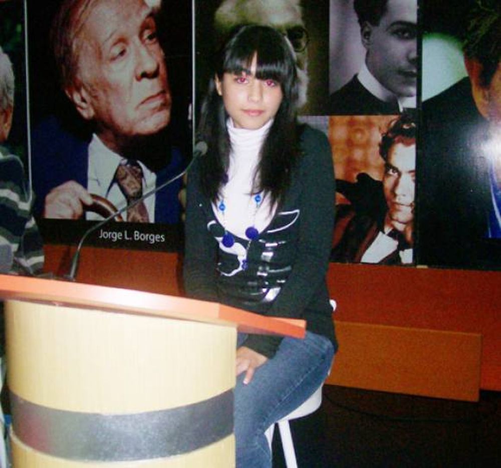 Dos jóvenes de Valle Fértil brillan afuera de la provincia