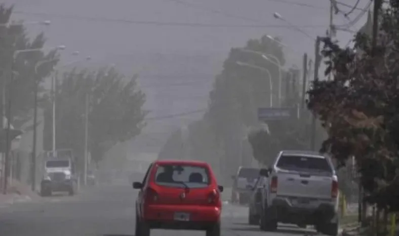 ¡A cerrar ventanas! Emiten un alerta por fuertes ráfagas de viento Sur