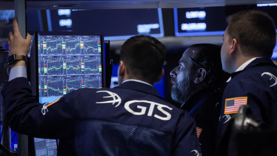 el riesgo pais sube a los 570 puntos y el dolar oficial se vende a $1540 en el banco nacion, un nuevo maximo