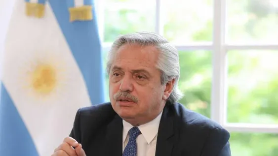 Fernández defendió el regreso a clases y apuntó contra Macri