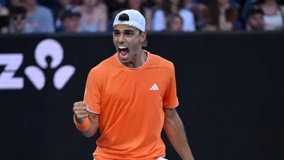 Triunfo. Juan Manuel Cerúndolo avanzó a los Octavos de Final del abierto australiano,